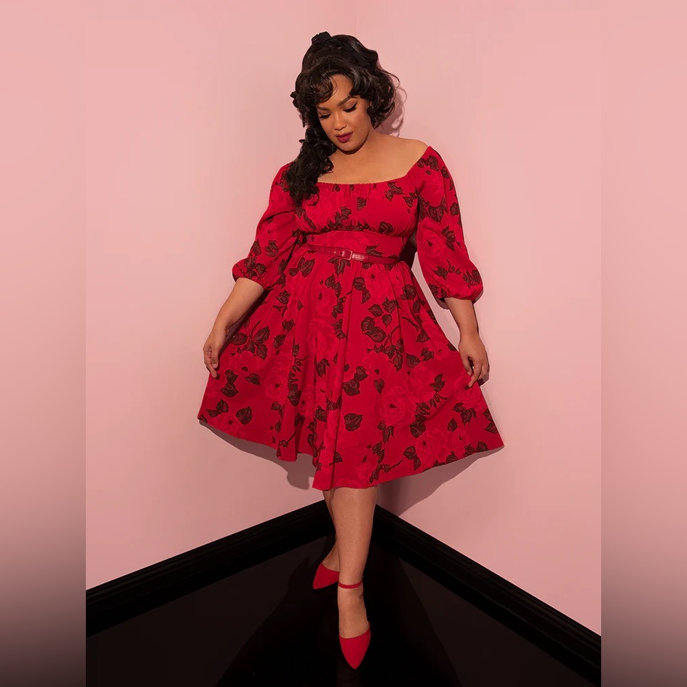 SOLD Vacation Dress in Vintage Red Rose Print Size S